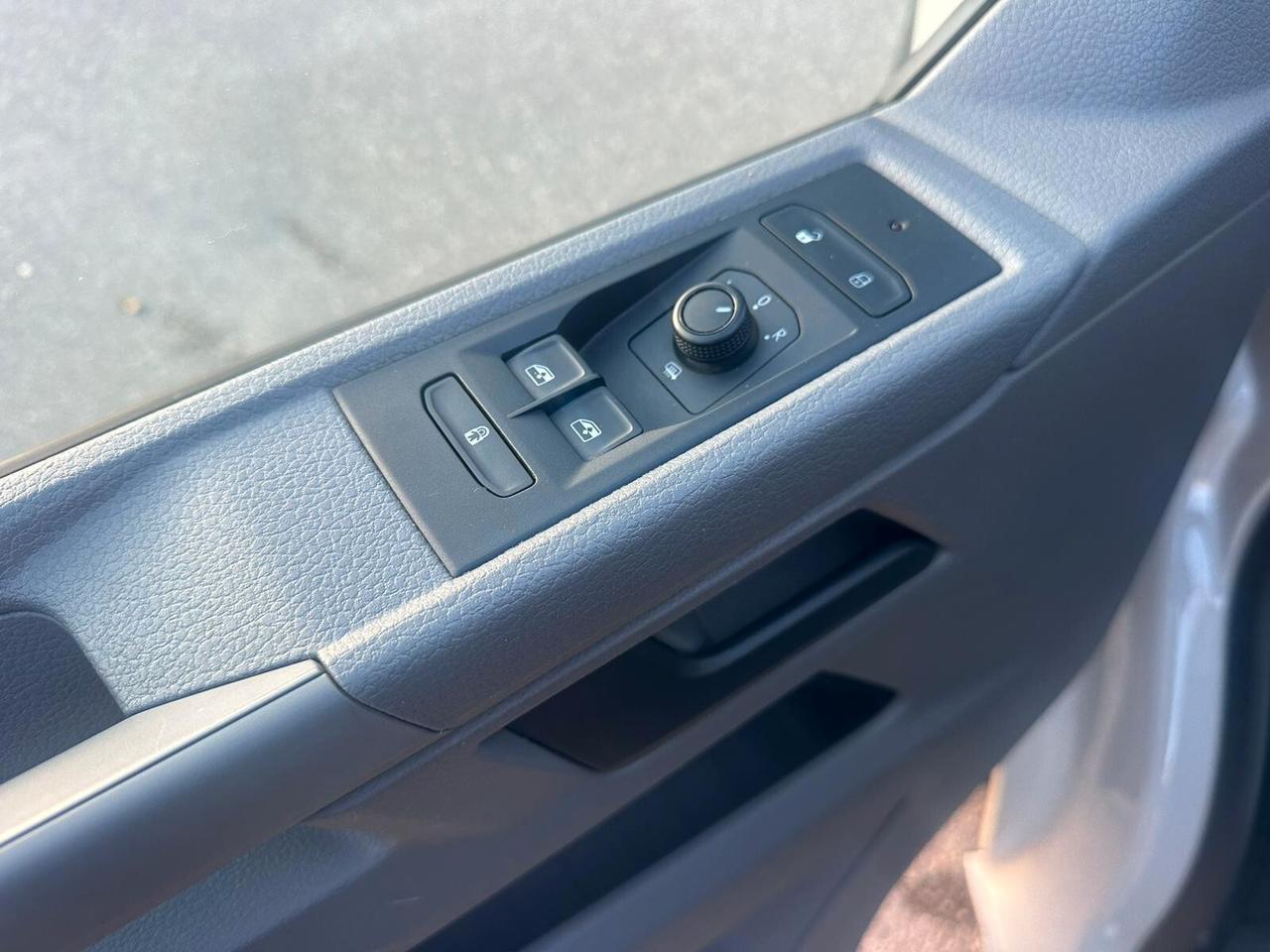 Volkswagen Transporter MINIVAN PP INCLUSO, GARANZIA 12 MESI