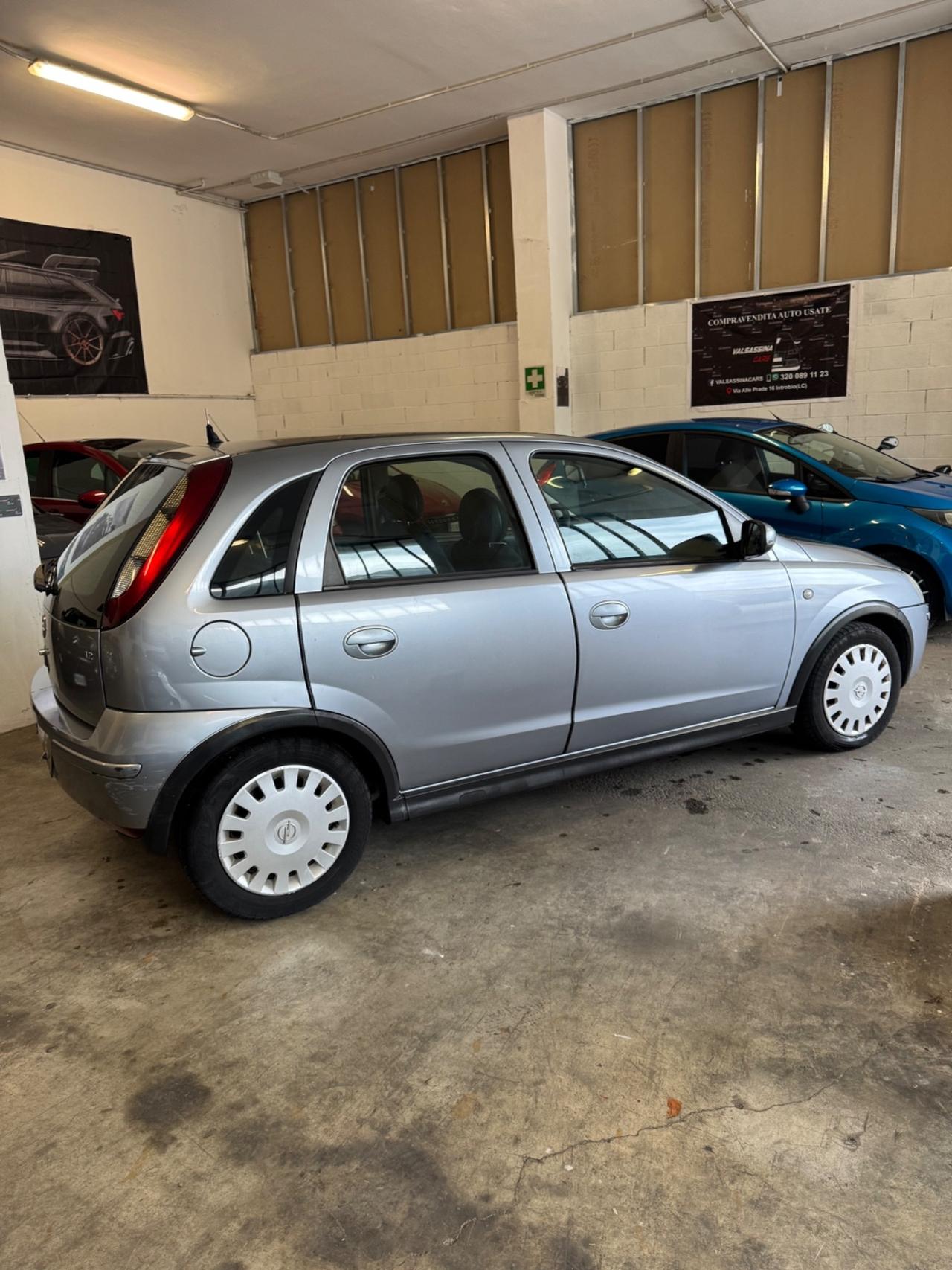 Opel Corsa 1.2i 16V cat 5 porte Enjoy