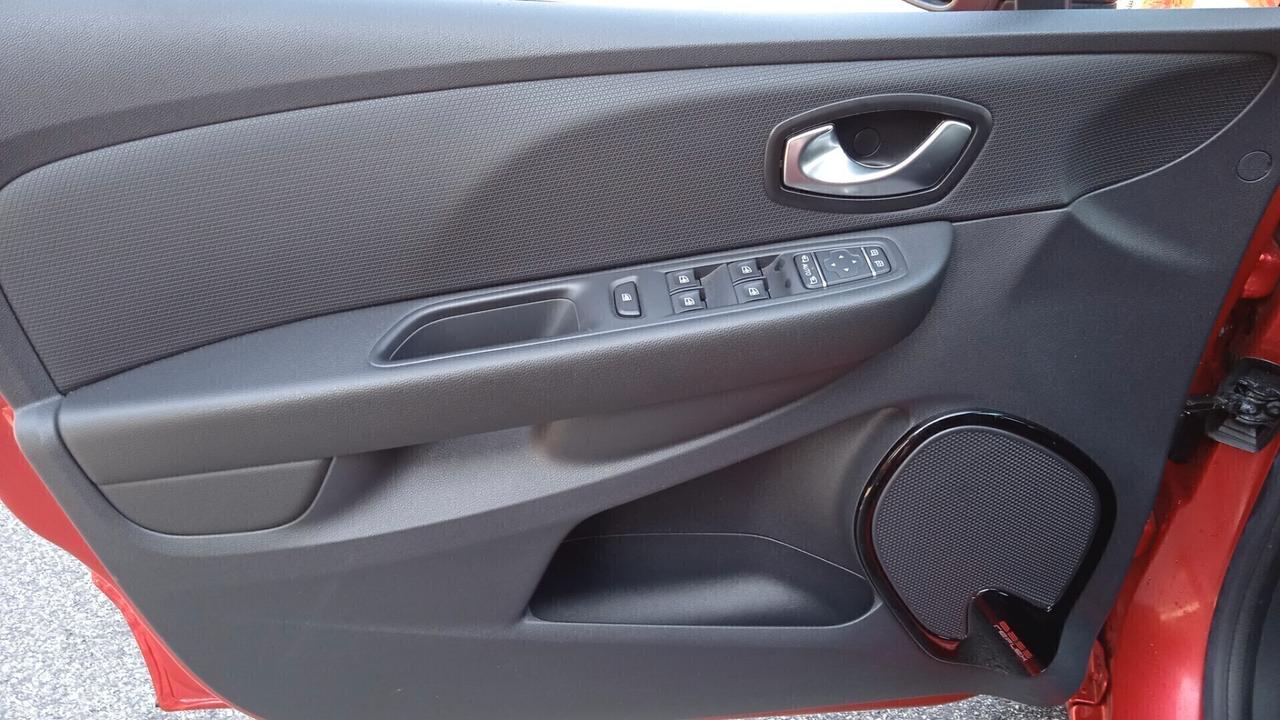 Renault Clio TCe 12V 90CV Start&Stop 5 porte Energy Intens