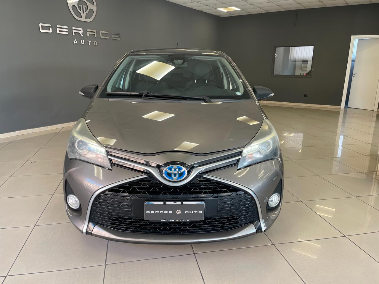 Toyota Yaris 1.5 Hybrid style automatica