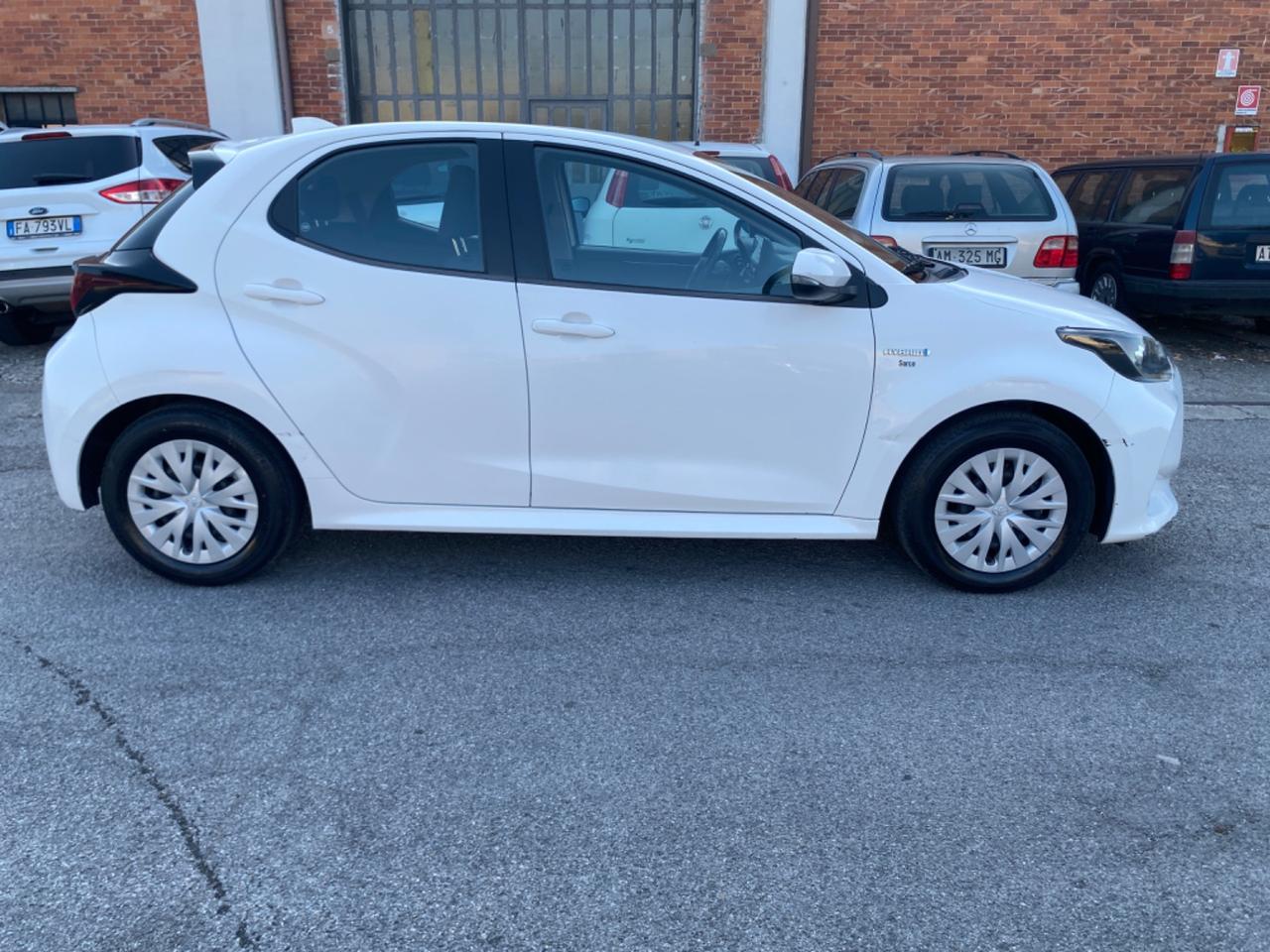 Toyota Yaris 1.5 Hybrid 5 porte Business