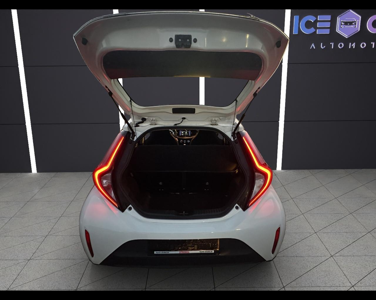 TOYOTA Aygo X - Aygo X 1.0 VVT-i 72 CV 5 porte Lounge