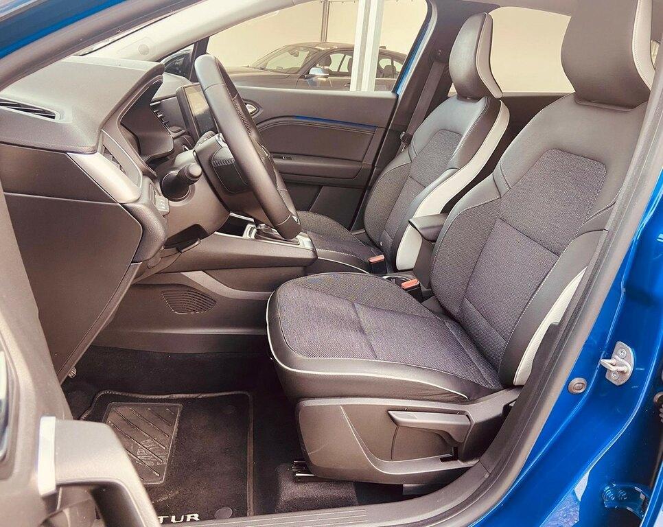 Renault Captur 1.6 E-TECH Hybrid Techno Fast Track Auto