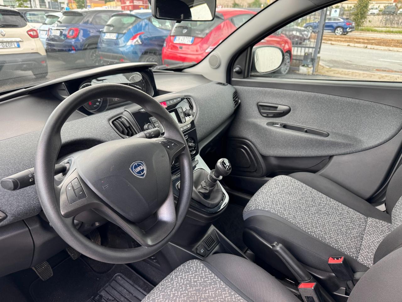 Lancia Ypsilon 1.0 FireFly 5 porte S&S Hybrid UnYca