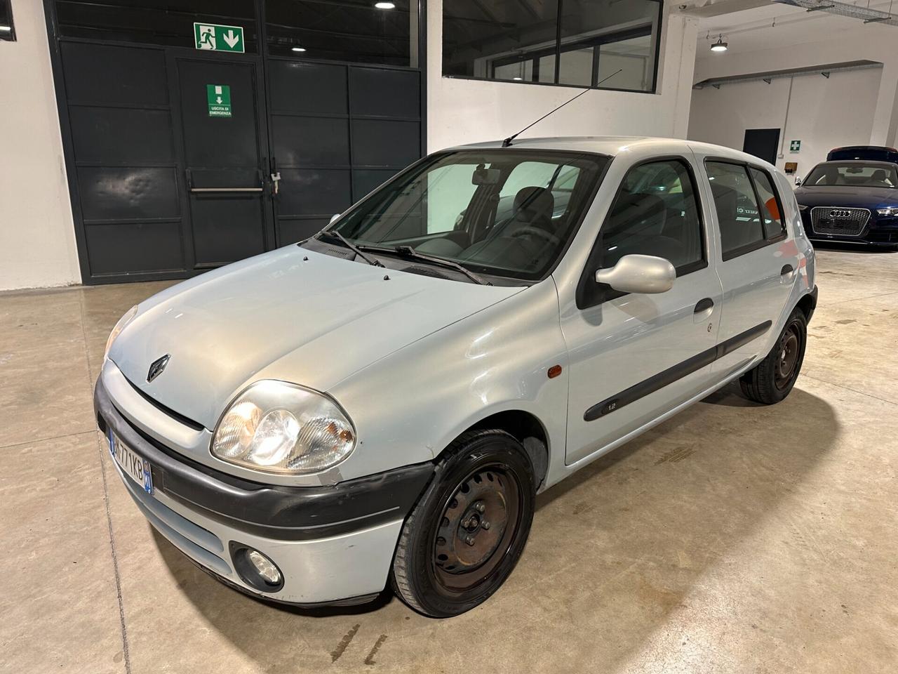 Renault Clio 1.2 BENZINA - DISTRIBUZIONE FATTA A 200.000KM