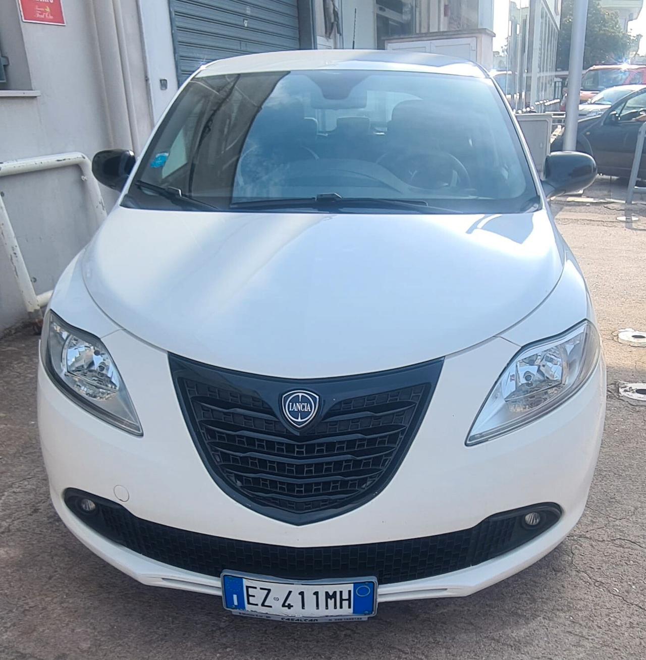 Lancia Ypsilon 1.2 69 CV 5 porte Elefantino