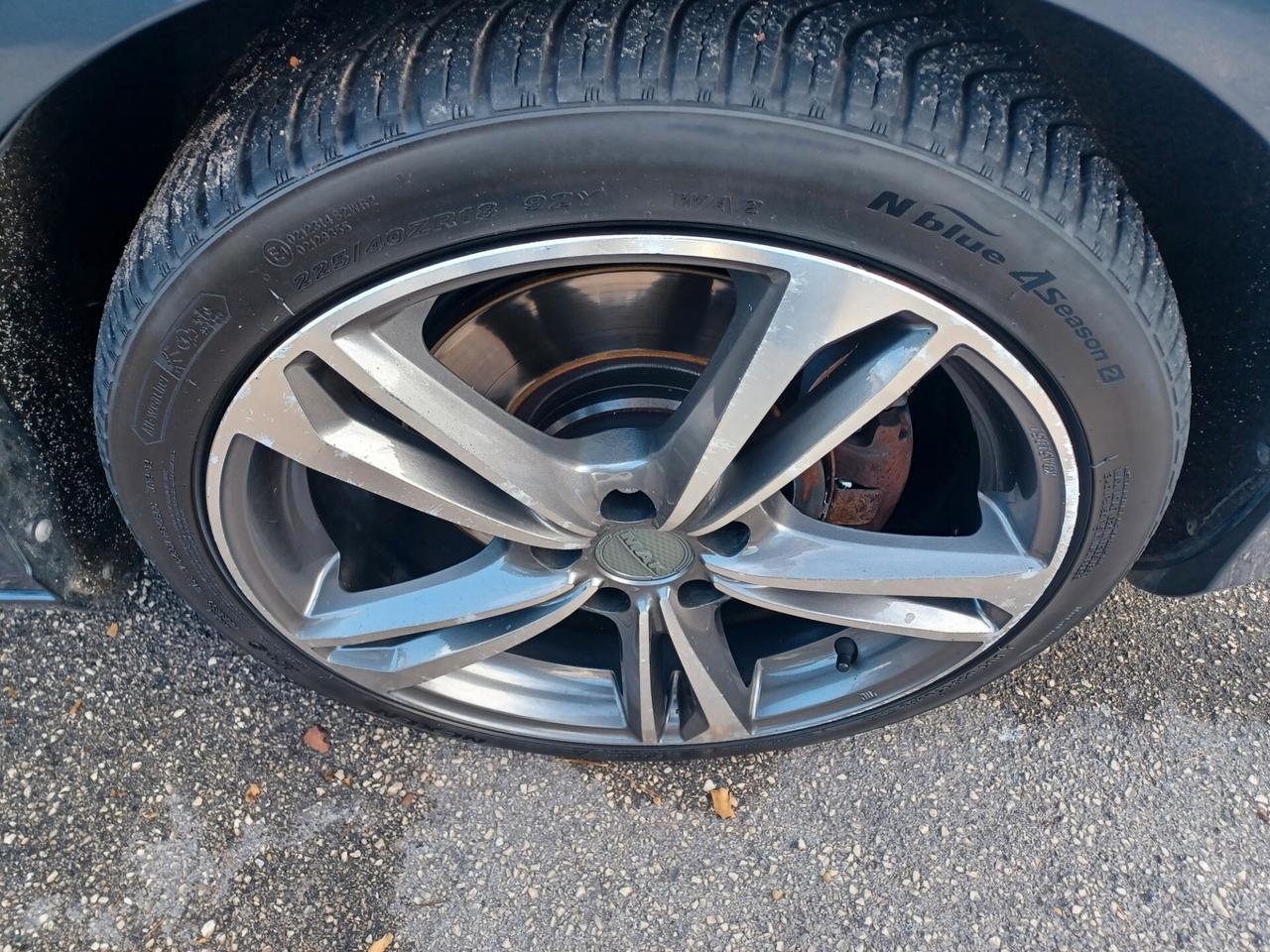 Volvo V40 D3 Geartronic Momentum ANNO 2017