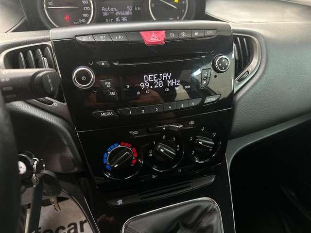 Lancia Ypsilon 1.2 69 CV 5 porte