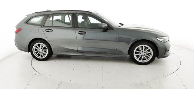 BMW 320 d Touring mhev 48V xdrive Business Advantage auto