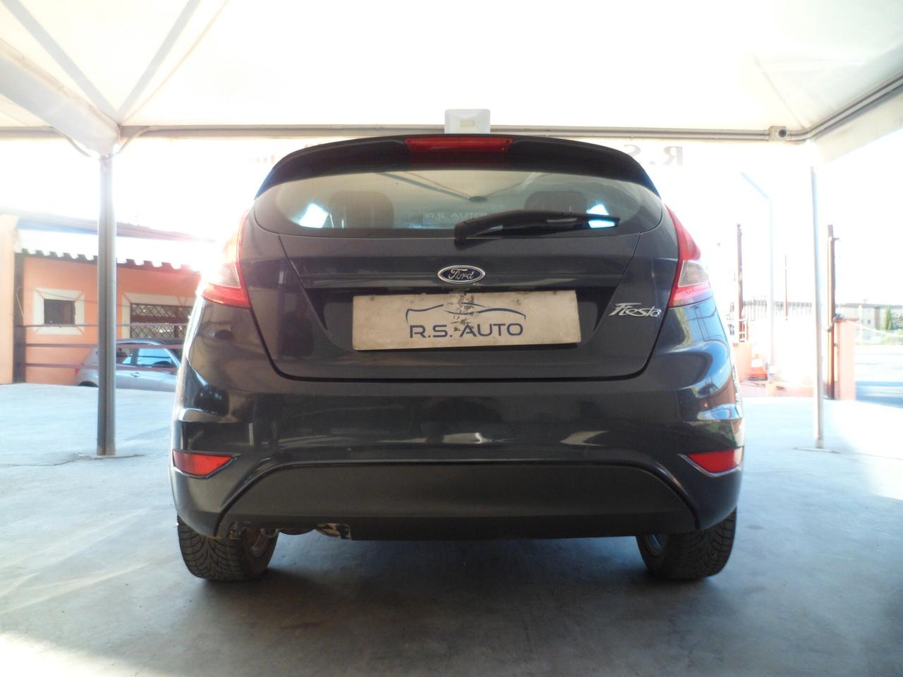 Ford Fiesta 1.4 TDCi 70CV 5 porte full 12