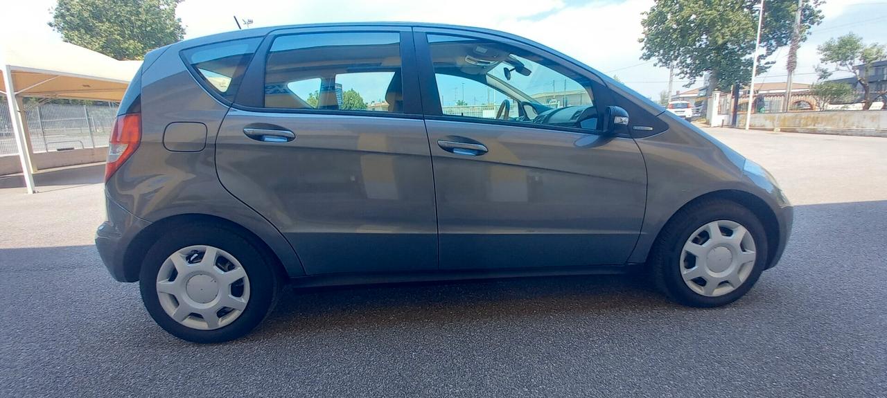 Mercedes-Benz Classe A 160 Benzina cc. 1.5 CV. 95 Cambio Manuale 5 Porte 5 Posti SOLO 89.575 KM. Utilizzabile anche per i Neopatentati.