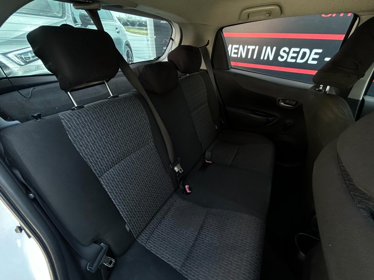 Toyota Yaris 1.0 2015 5 porte FULL OPTIONAL LEGGI