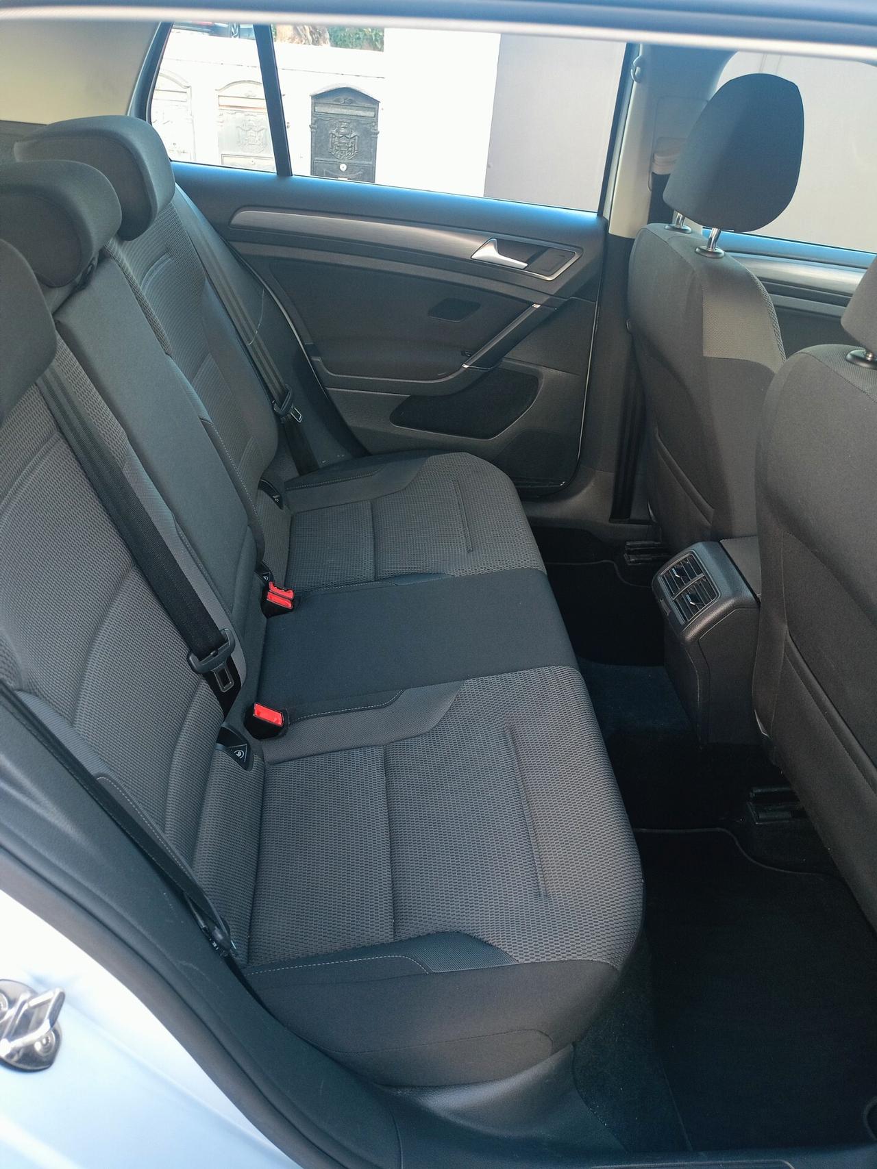 Volkswagen Golf 1.000 TSI 110 CV