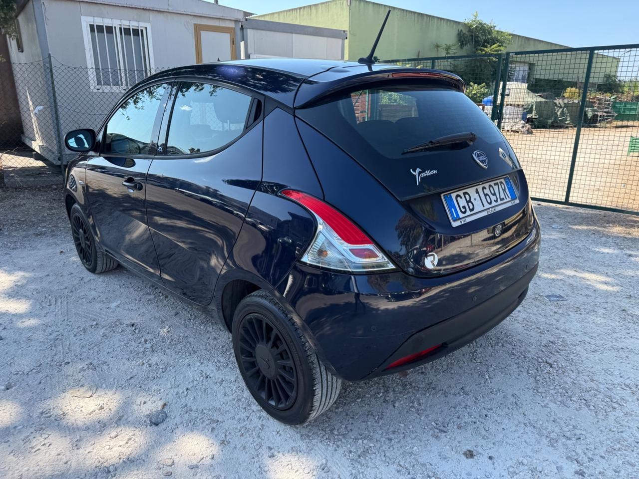 Lancia Ypsilon 1.2 69 CV 5 porte GPL Ecochic Platinum