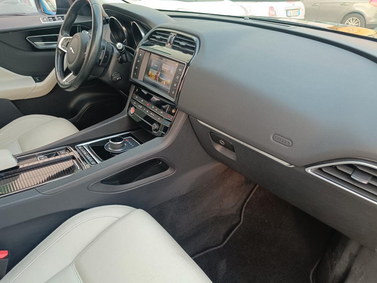 Jaguar F-Pace 2.0 D 180 CV AWD Prestige