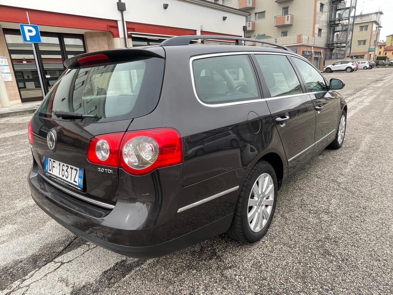 Volkswagen Passat 2.0 TDI . Highline €.2499