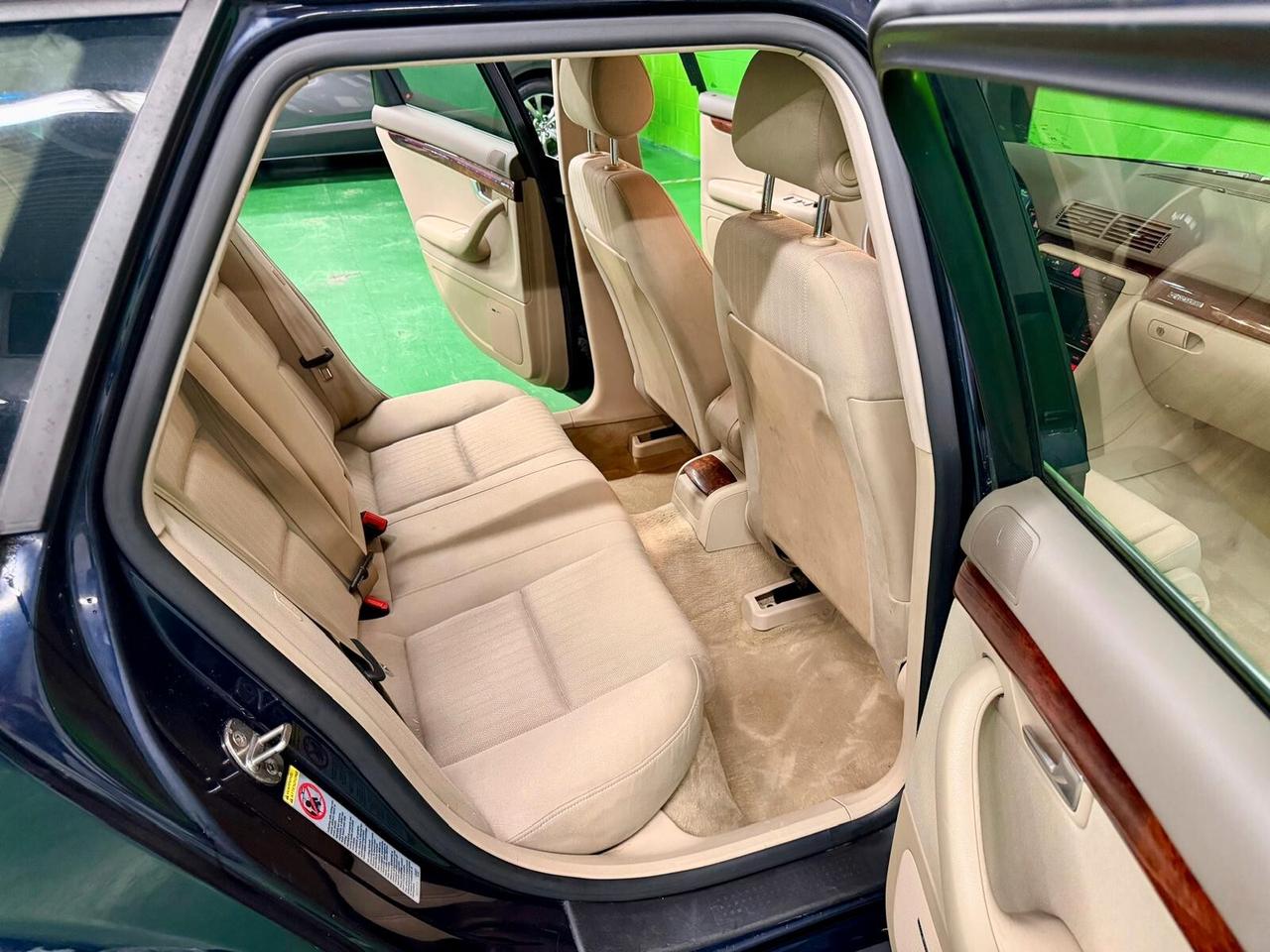 Audi A4 3.0 V6 30V cat quattro