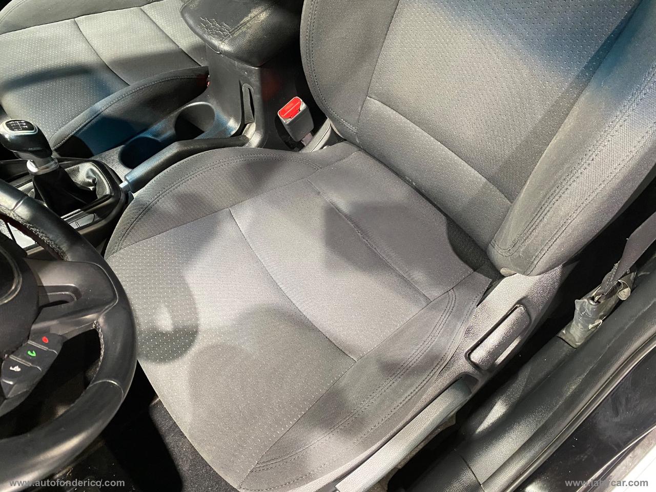 KIA Carens 1.7 DIESEL 7 POSTI