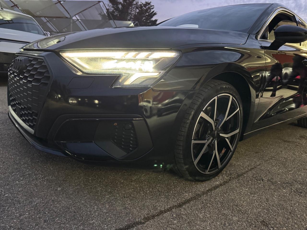 Audi A3 35 TDI Stronic Total Black led matrix