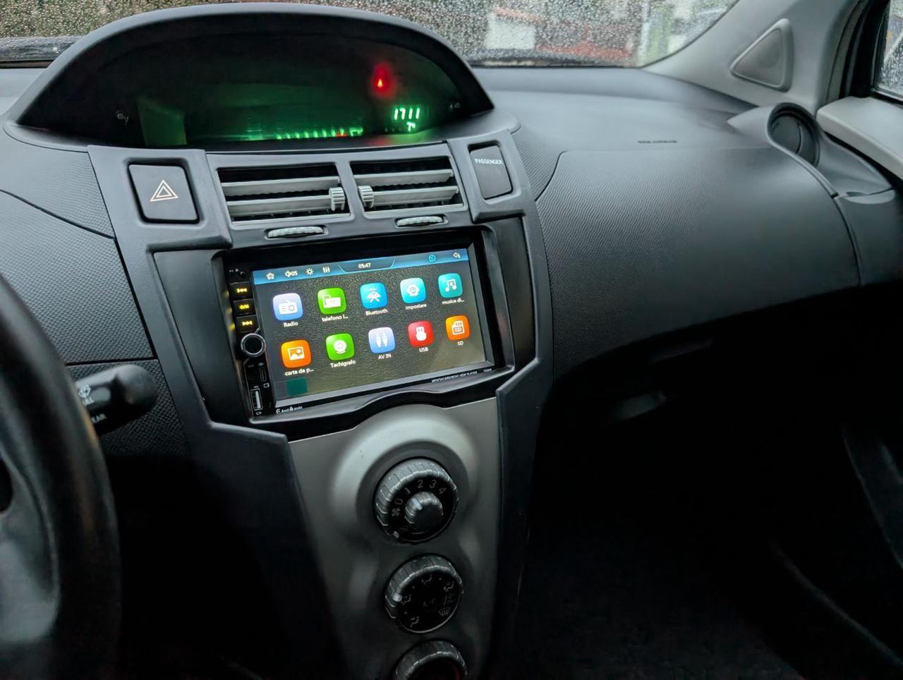 Toyota Yaris 1.3 5 porte Sol