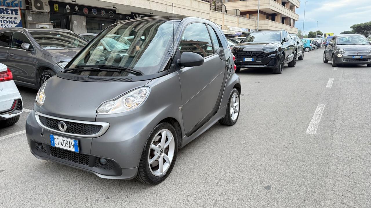 Smart ForTwo 800 40 kW coupé pulse cdiLED NAVI BLUETOOTH CAMBIO AL VOLANTE