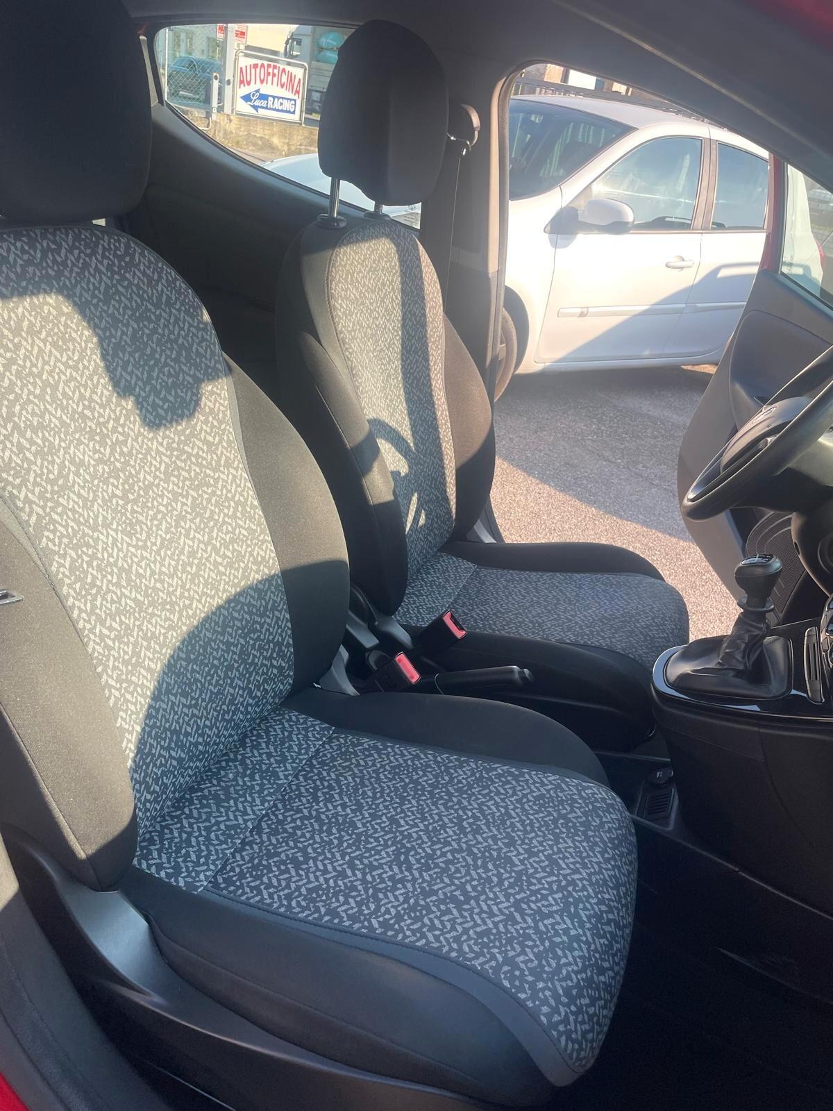 Lancia Ypsilon 1.0 Hybrid Silver – 2021 | 67.561 km | Neopatentati