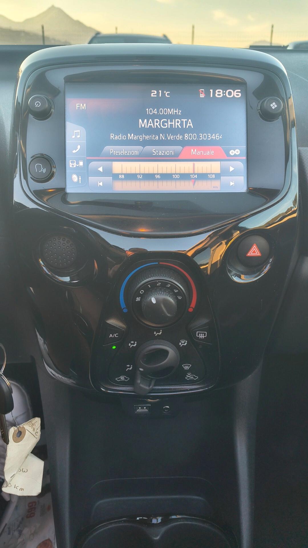 Peugeot 108 VTi 72 S&S 5 porte Allure cabrio