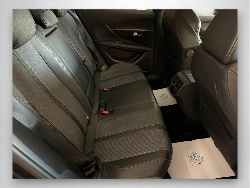 Peugeot 3008 BlueHDi 130 S&S EAT8 Allure
