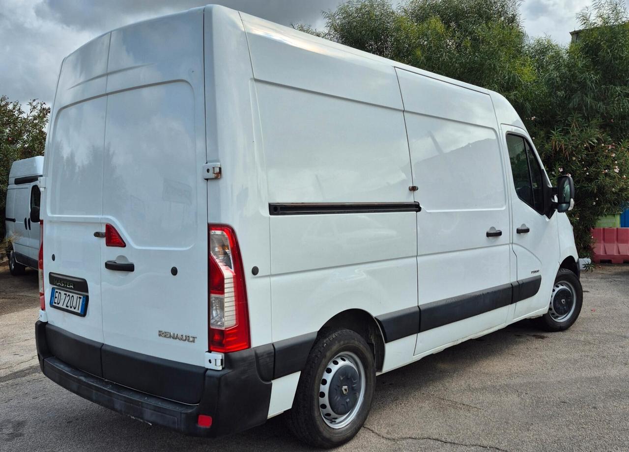 Renault master
