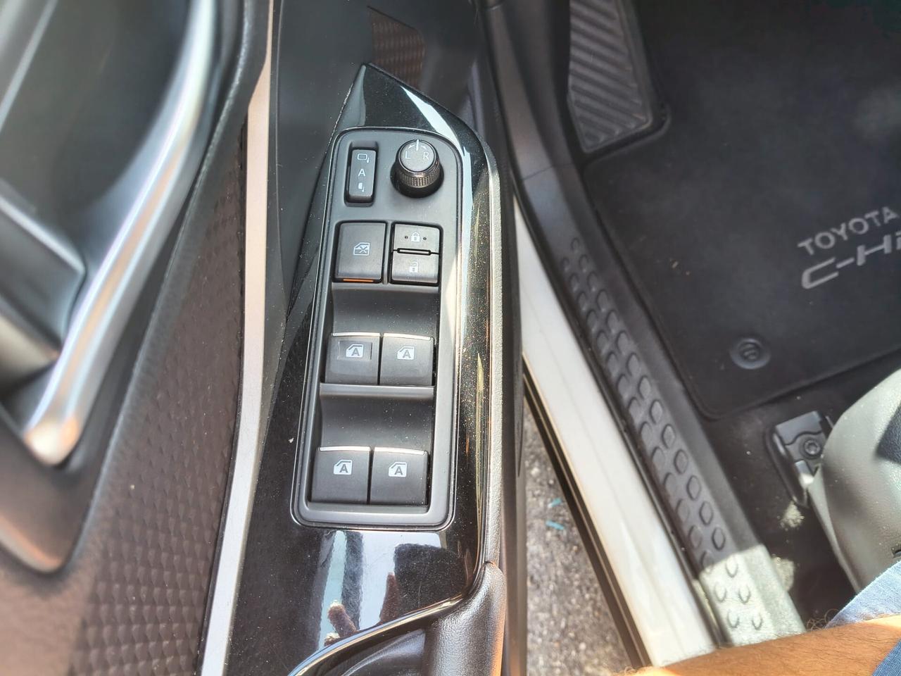 Toyota C-HR 1.8 Hybrid E-CVT Lounge