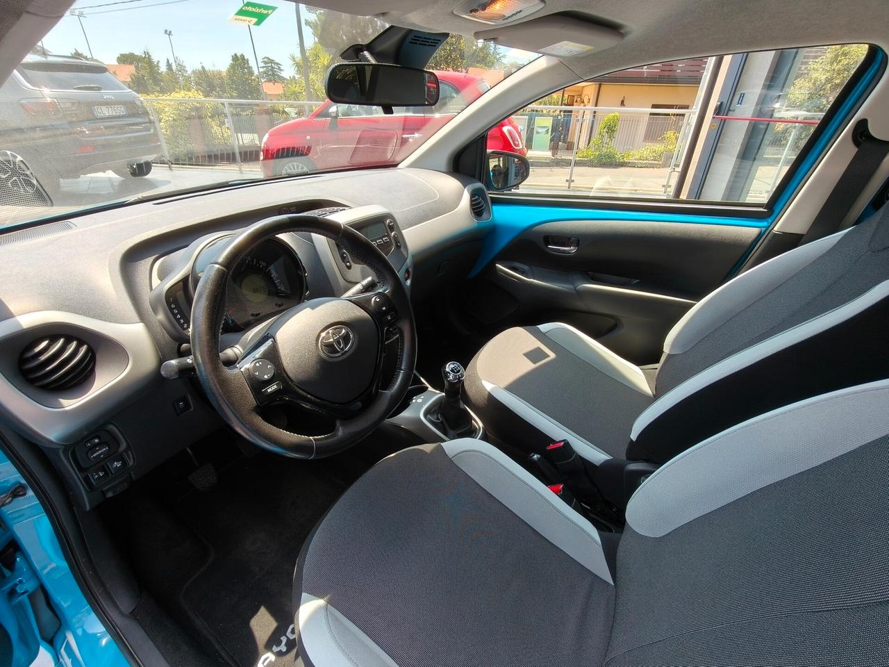 Toyota Aygo 1.0 VVT-i 69 CV 5 porte x-cool TSS