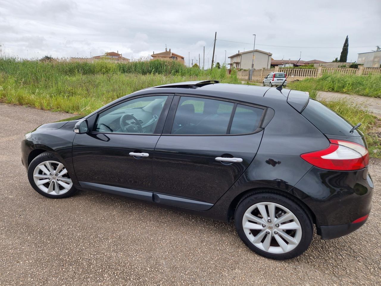 Renault Megane Mégane C-C 1.5 dCi 110CV EDC Luxe