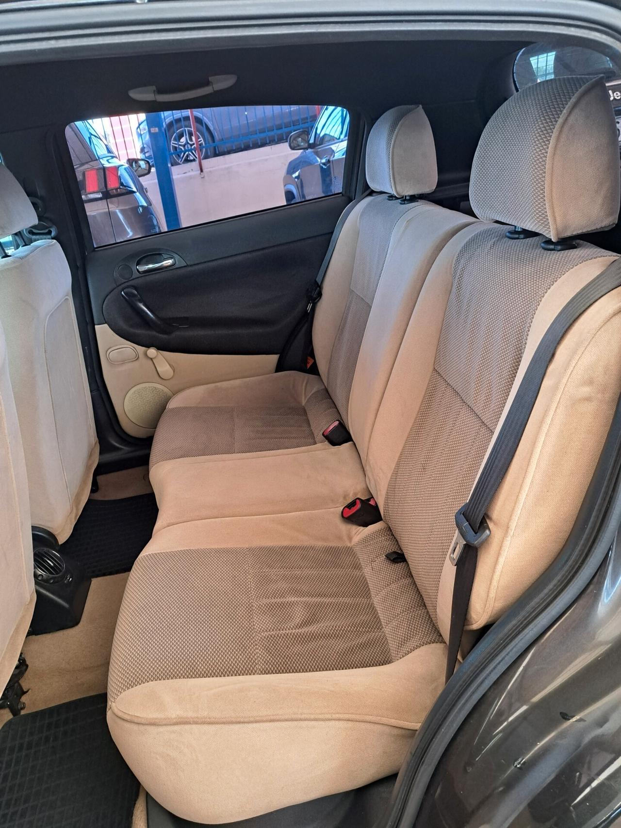 Alfa Romeo 147 1.9 JTD 115 CV 3p. Distinctive