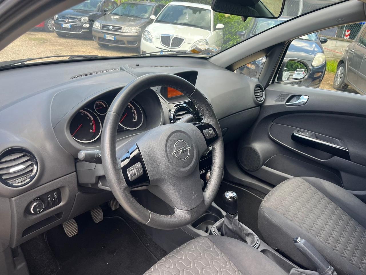 Opel Corsa 1.2 5 porte Sport