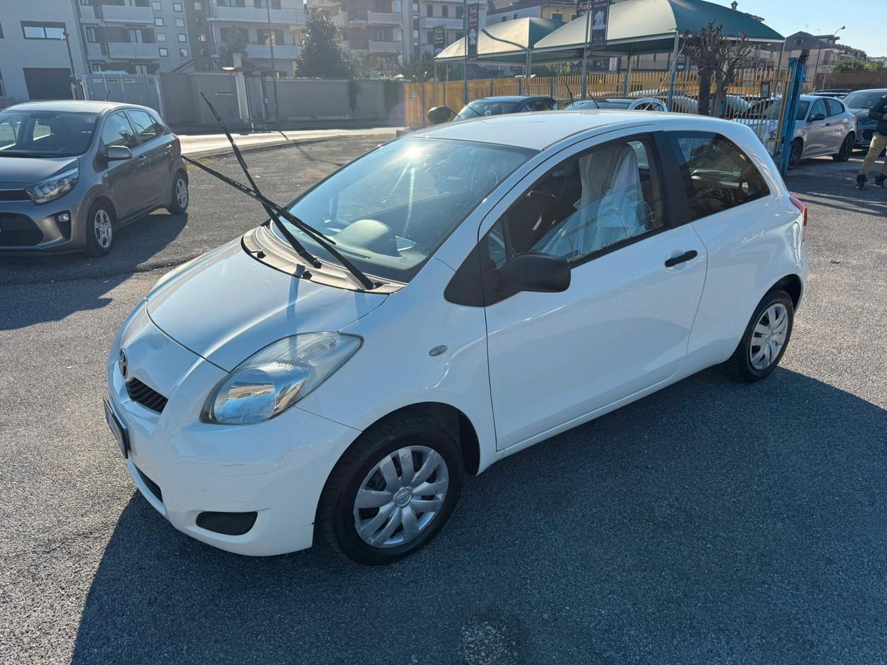 TOYOTA YARIS 3PORTE 1.0BENZINA69CV OK NEOPATENTATI