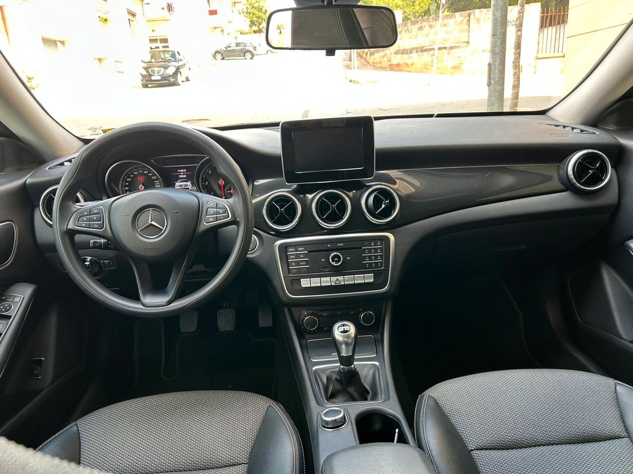 Mercedes-benz CLA 180 d "73.000 KM"
