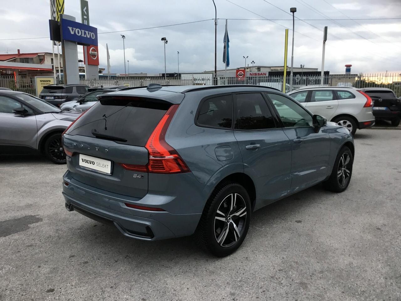 Volvo XC 60 B4 (d) AWD Geartronic R-design Cambio Automatico