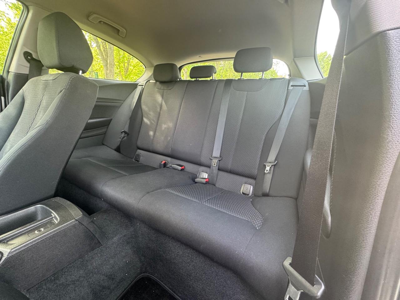Bmw 114 114i 3p. Unique