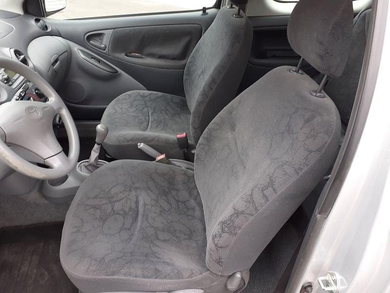 Toyota Yaris Yaris 3p 1.0 KM CERTIFICATI