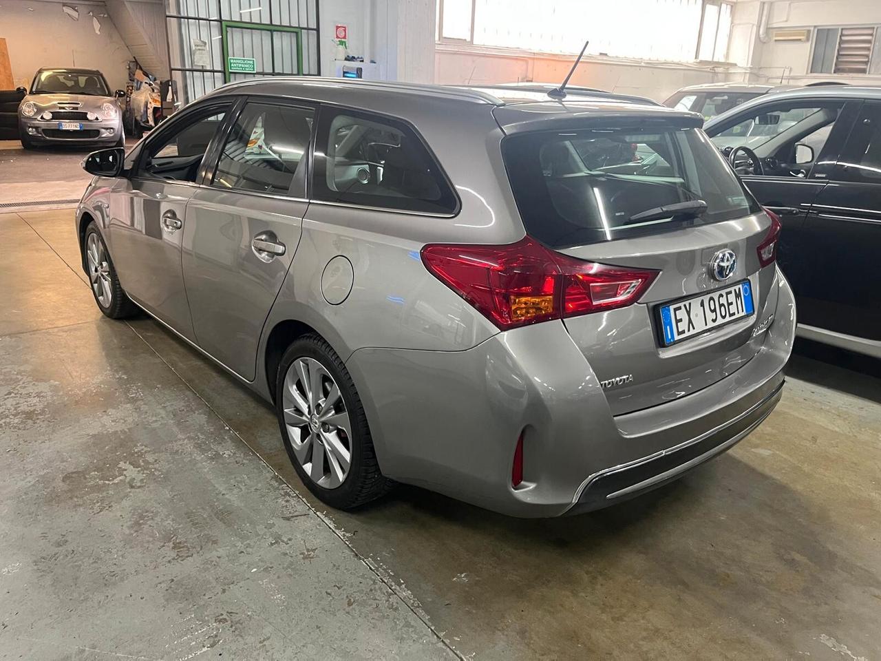 Toyota Auris Touring Sports 1.8 Hybrid Lounge