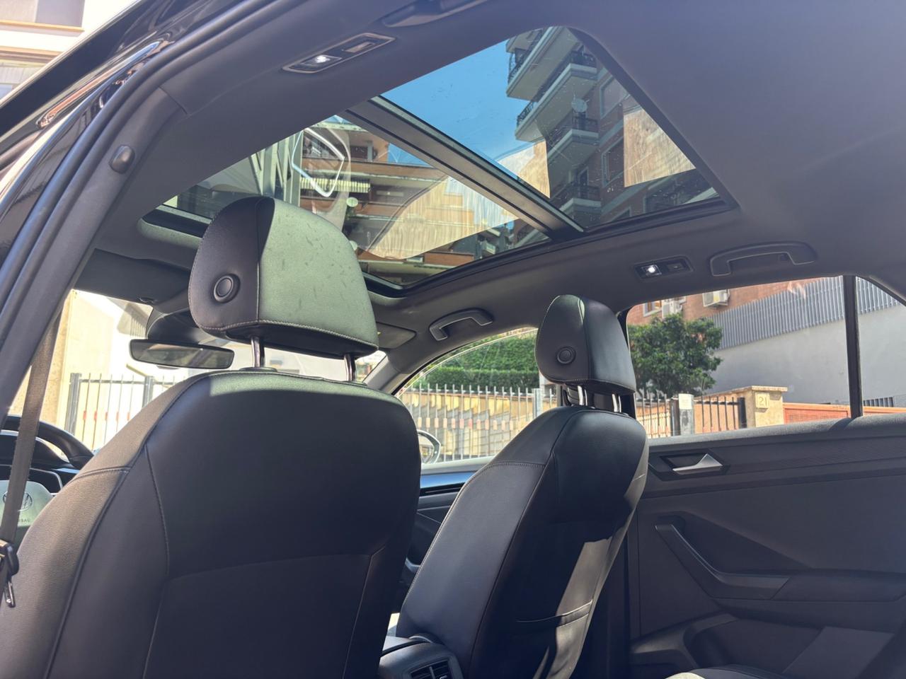 Volkswagen T-Roc 1.5 TSI ACT DSG R-Line