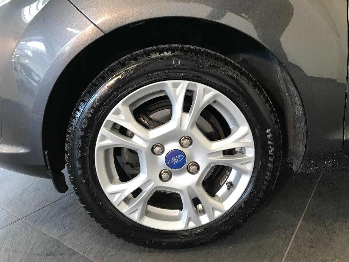 FORD Fiesta 1.5 TDCi 75 CV 5p. Titanium