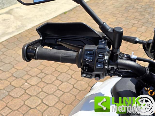 YAMAHA Tracer 9 GT Tris Quick-Shifter Tris di borse originali.
