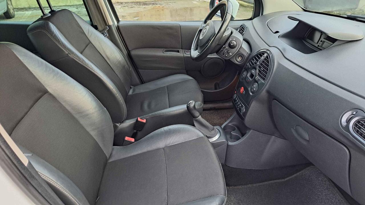 Renault Modus Grand 1.2 16V TCE 5 Porte