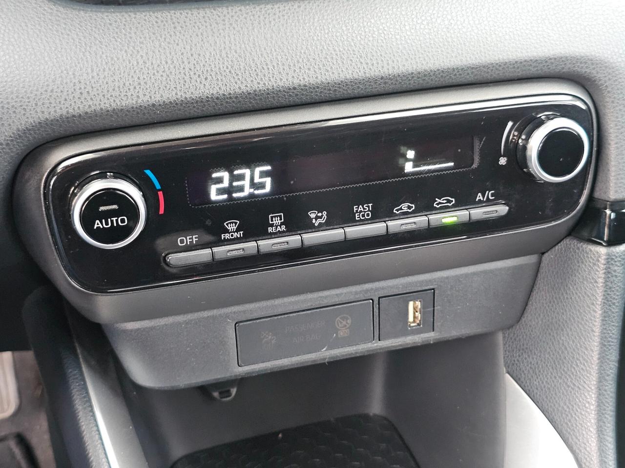 Toyota Yaris 1.5 Hybrid 5 porte Business