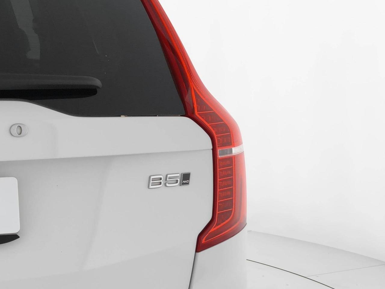 Volvo XC90 2.0 b5 Momentum Pro awd