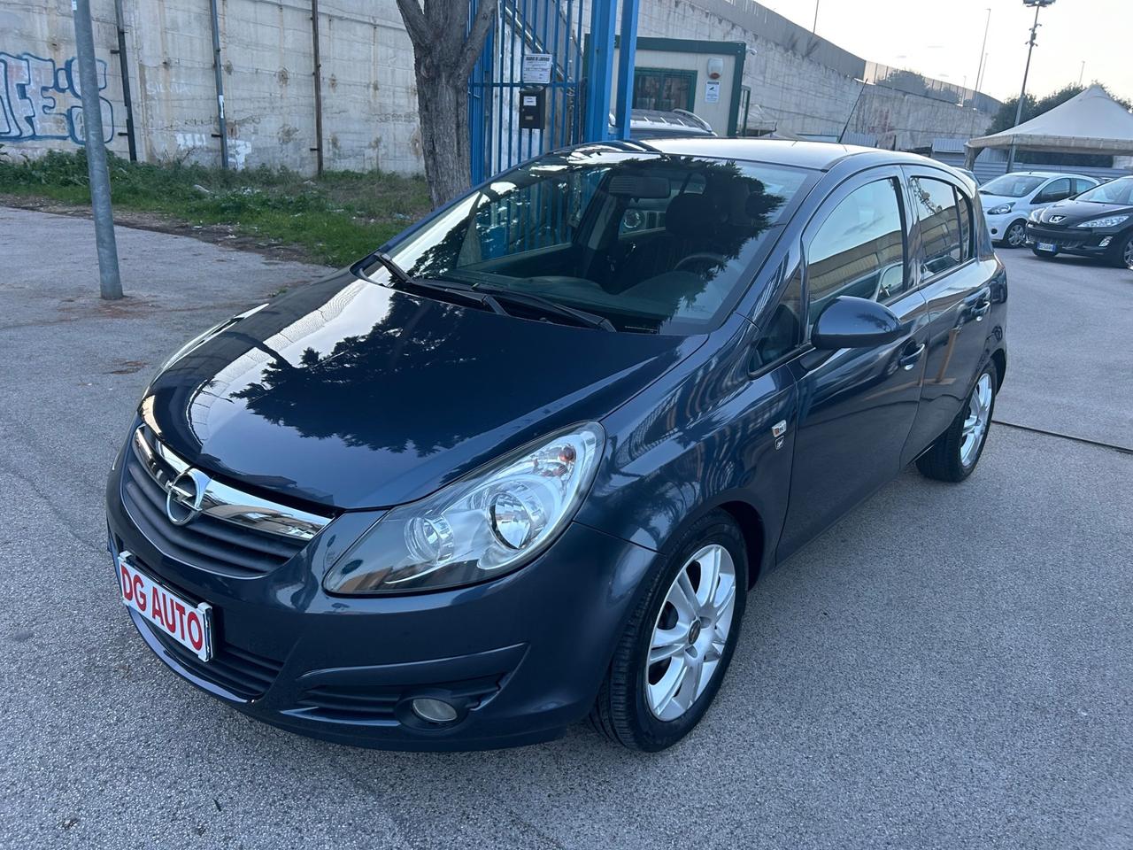 Opel Corsa 1.2 benzina 85 cavalli 2011