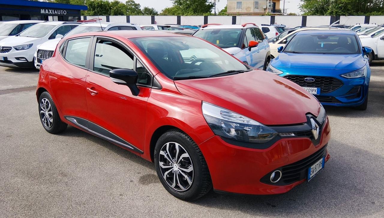 Renault Clio 1.2 100K KM!