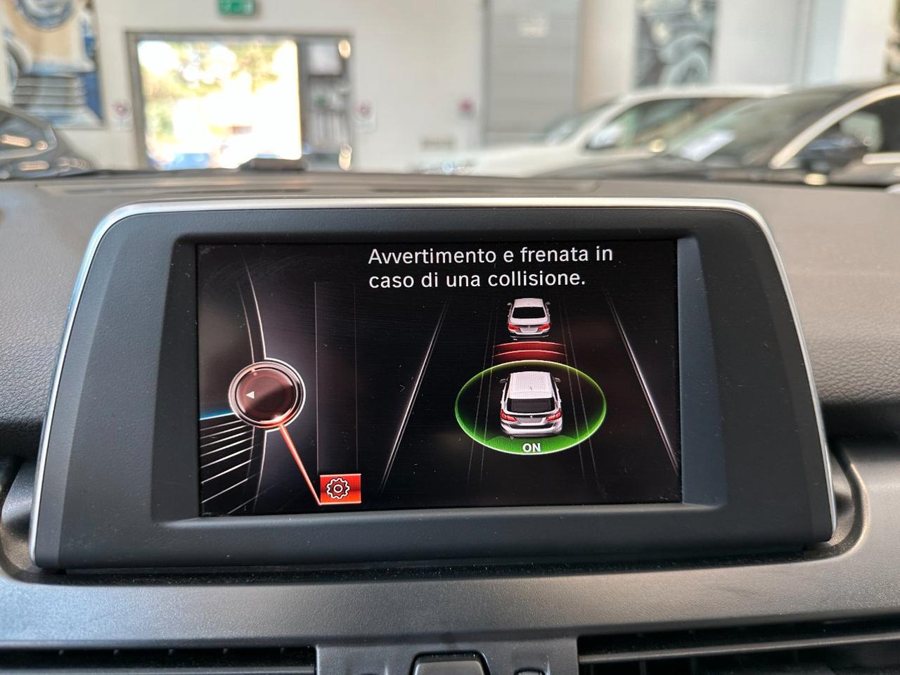 BMW 216 d Active Tourer Luxury Auto - LED - 17" - Pelle - Navi