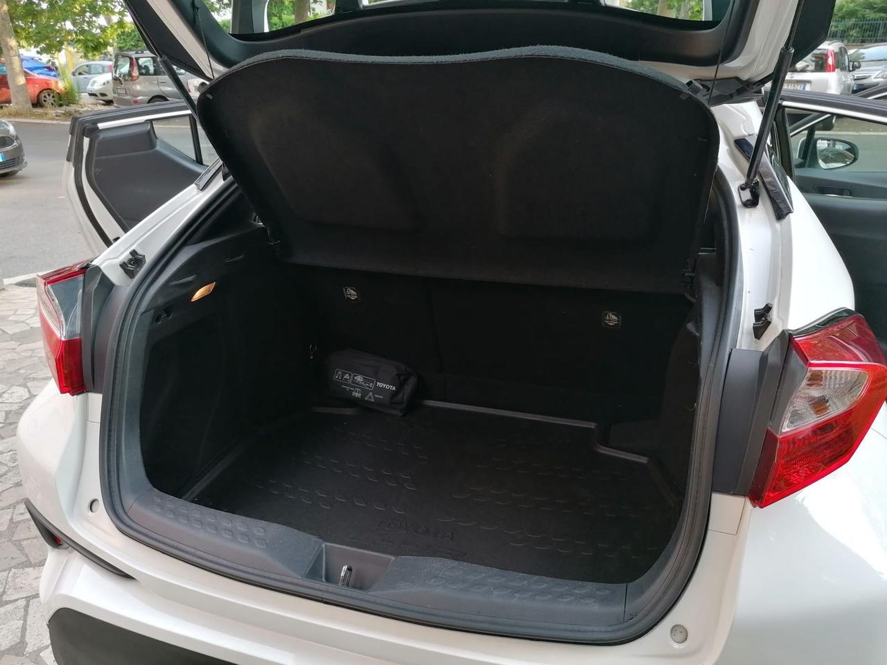 Toyota C-HR 1.8 Hybrid E-CVT Business